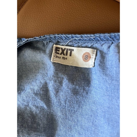 Exit Blue Chambray Denim Ruffle Accent Tunic Wrap Top Size Small - Picture 5 of 6